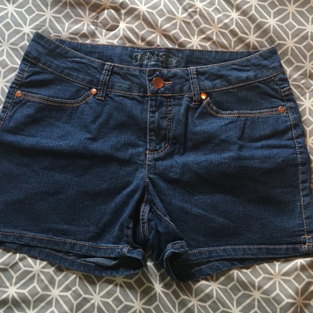 Medium Wash Faded Glory Women’s Size 6 Shorts